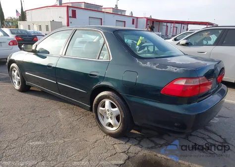 2000 Honda Accord 3.0 Ex from USA, damaged, VIN 1HGCG1656YA097469